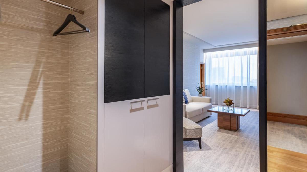 Ein Sitzbereich in der Unterkunft InterContinental Berlin by IHG