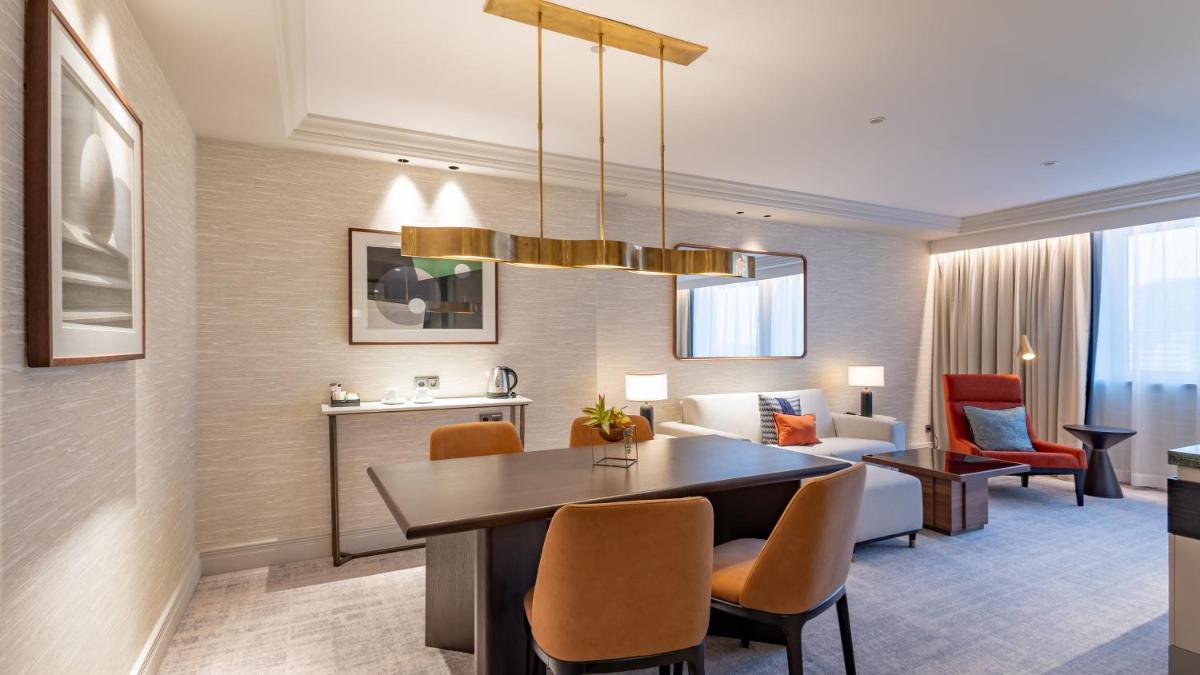 Ein Sitzbereich in der Unterkunft InterContinental Berlin by IHG
