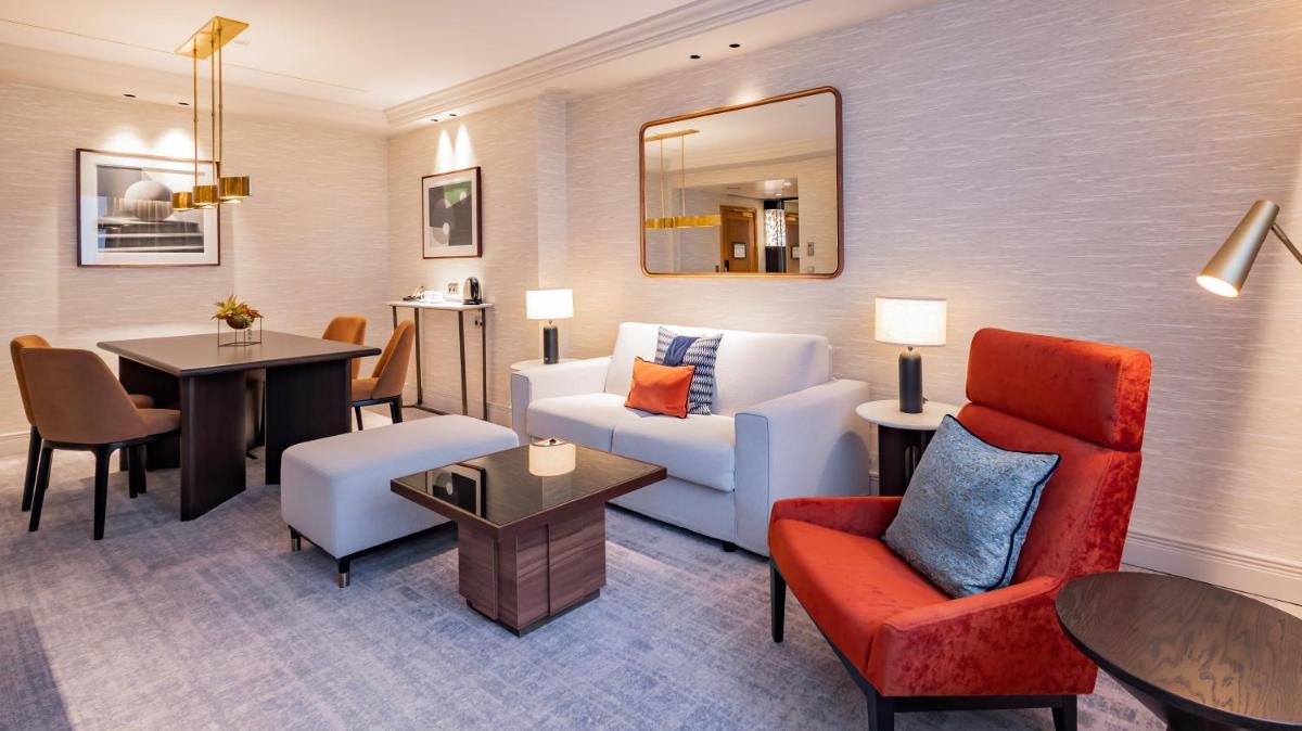 Ein Sitzbereich in der Unterkunft InterContinental Berlin by IHG
