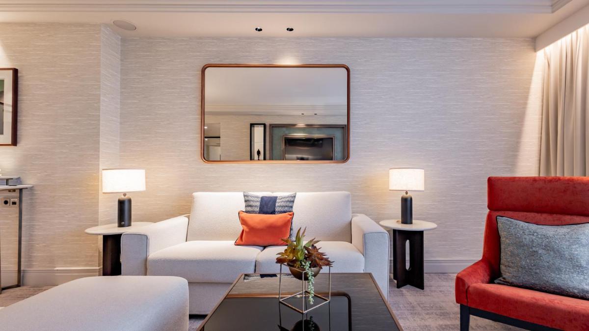 Ein Sitzbereich in der Unterkunft InterContinental Berlin by IHG