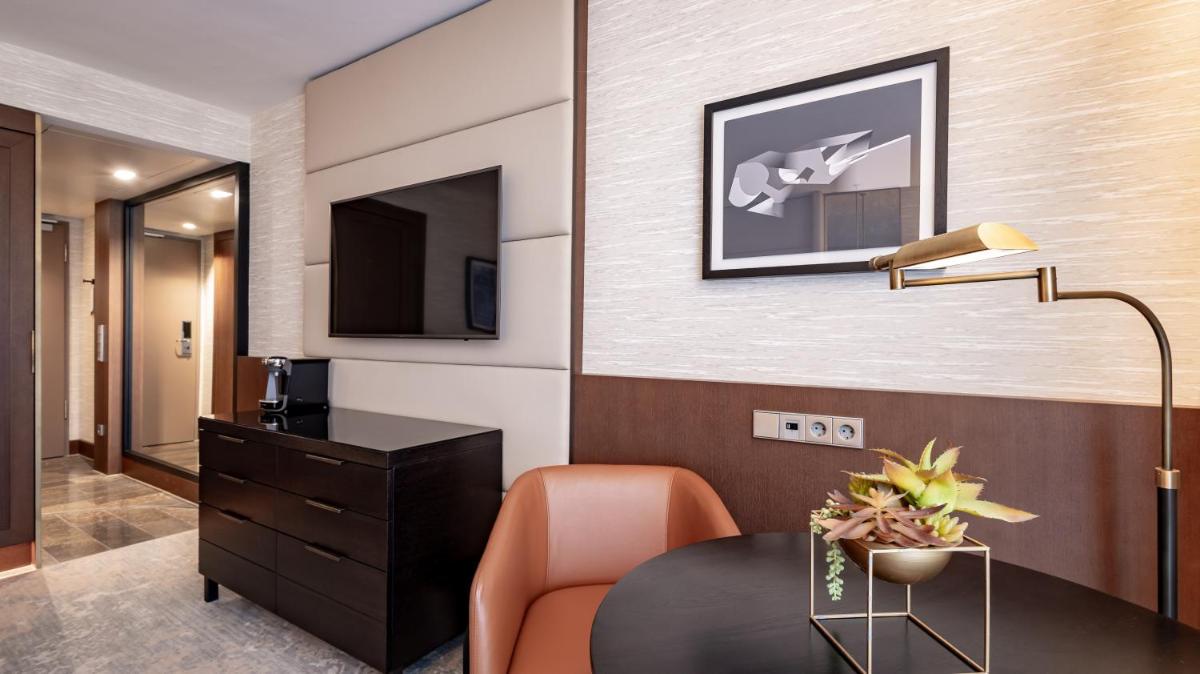 TV/Unterhaltungsangebot in der Unterkunft InterContinental Berlin by IHG