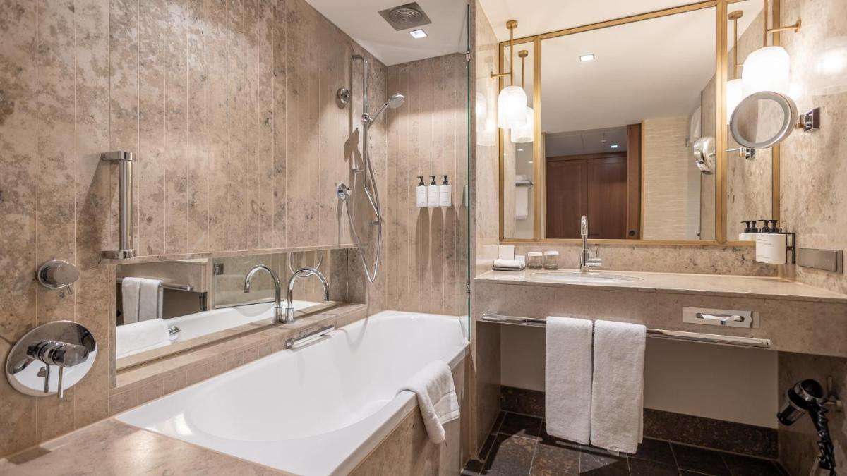 Ein Badezimmer in der Unterkunft InterContinental Berlin by IHG