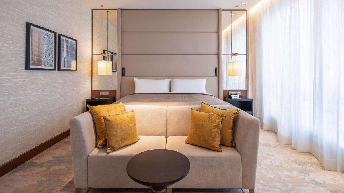 Ein Sitzbereich in der Unterkunft InterContinental Berlin by IHG