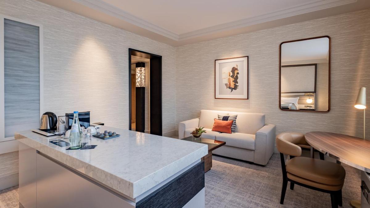 Ein Sitzbereich in der Unterkunft InterContinental Berlin by IHG