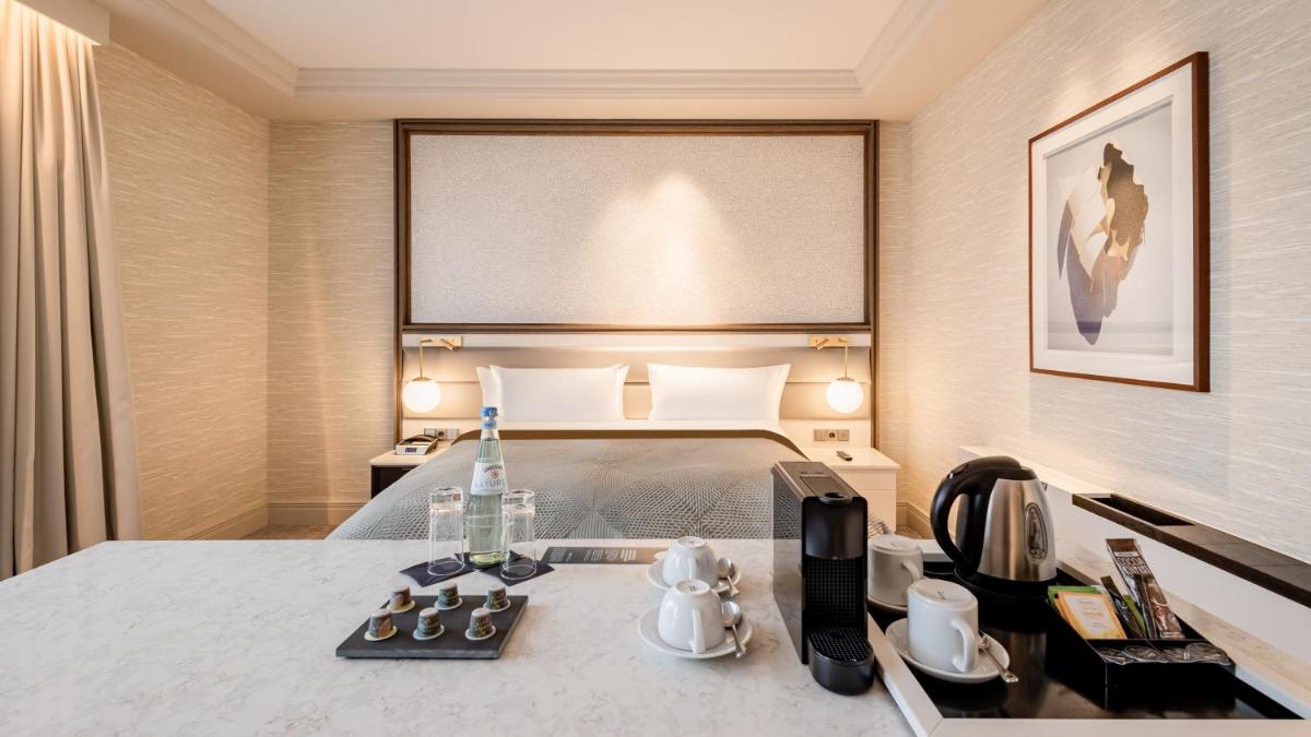 Ein Bett oder Betten in einem Zimmer der Unterkunft InterContinental Berlin by IHG