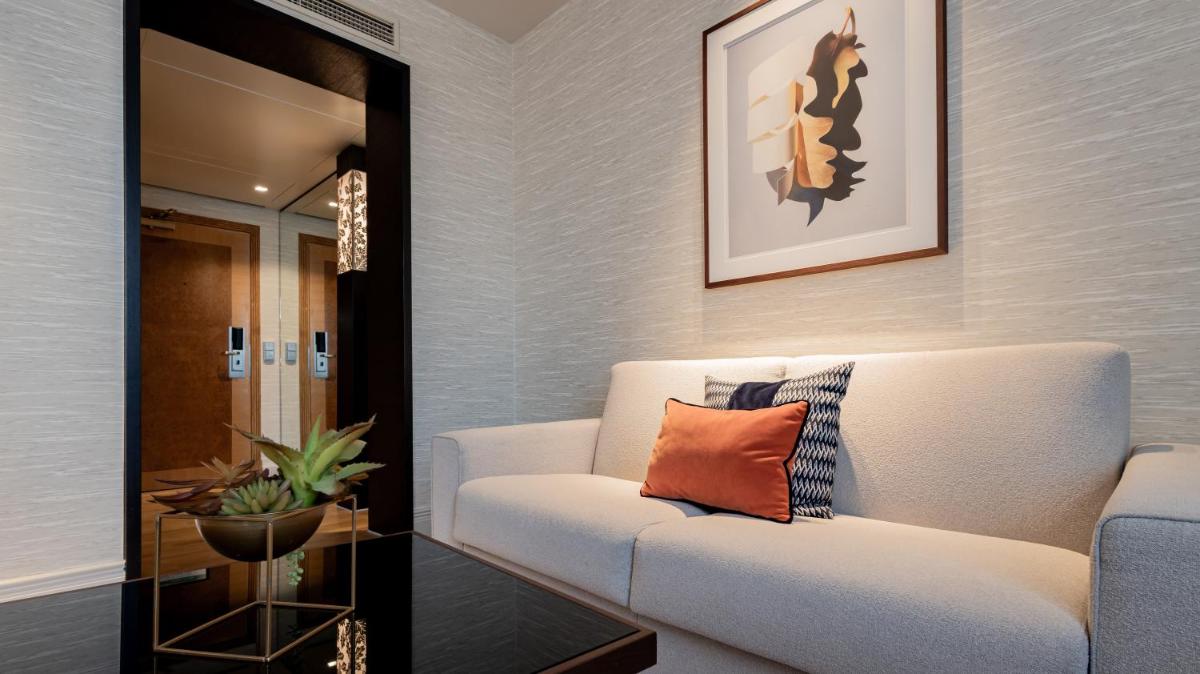 Ein Sitzbereich in der Unterkunft InterContinental Berlin by IHG