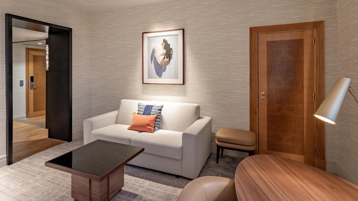 Ein Sitzbereich in der Unterkunft InterContinental Berlin by IHG
