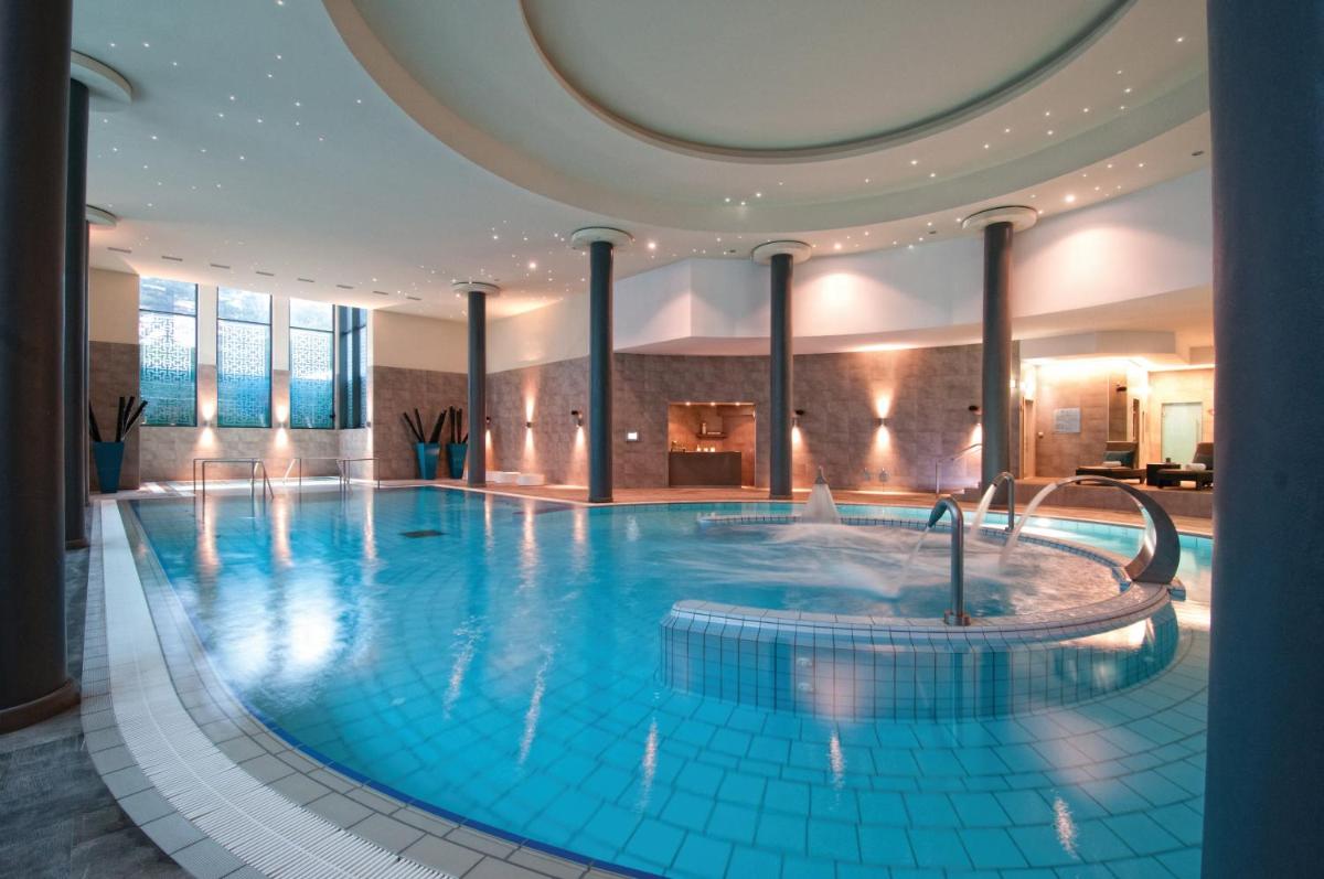 A piscina em ou perto de Palácio Estoril Hotel, Golf & Wellness