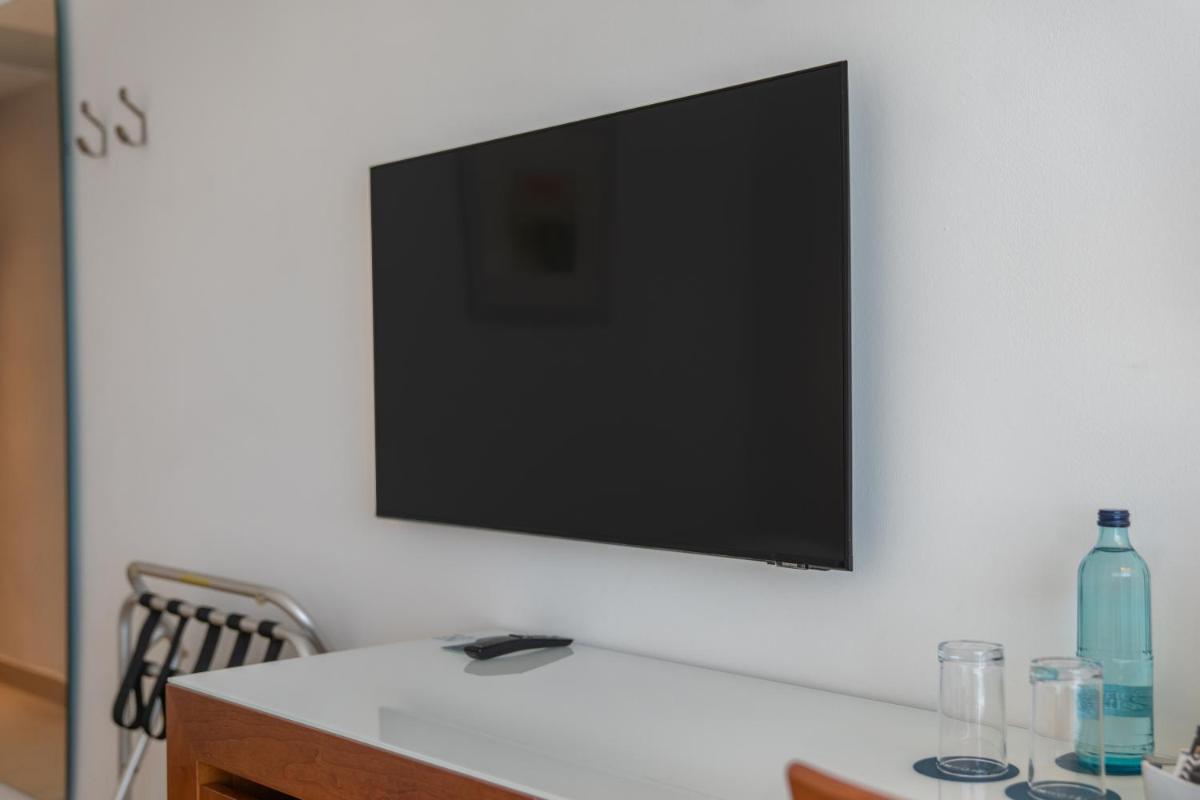 Una televisión o centro de entretenimiento en CM Castell de Mar