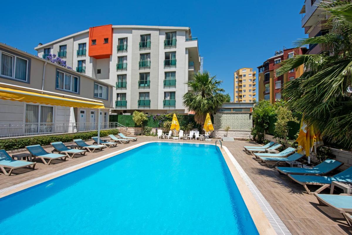 TheLuna Suite Hotel - Housity