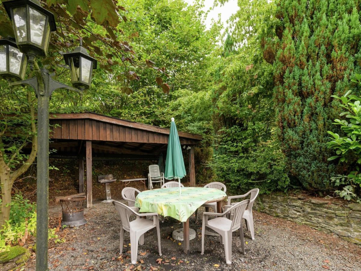 Sympathic Chalet not far from La Roche en Ardennes - Housity