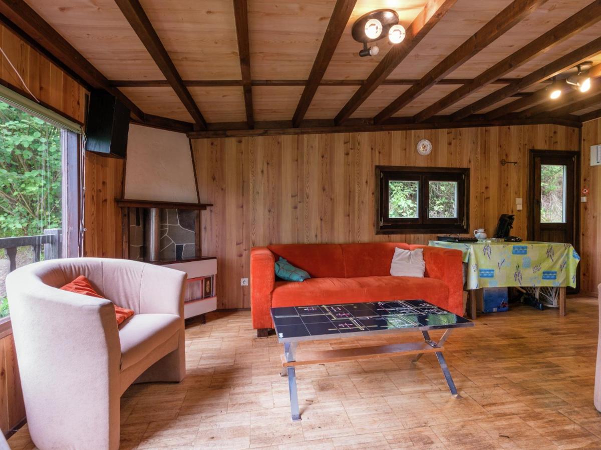 Sympathic Chalet not far from La Roche en Ardennes - Housity