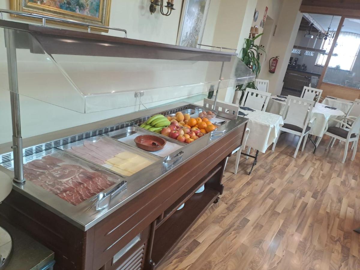 Comida en o cerca de este hotel