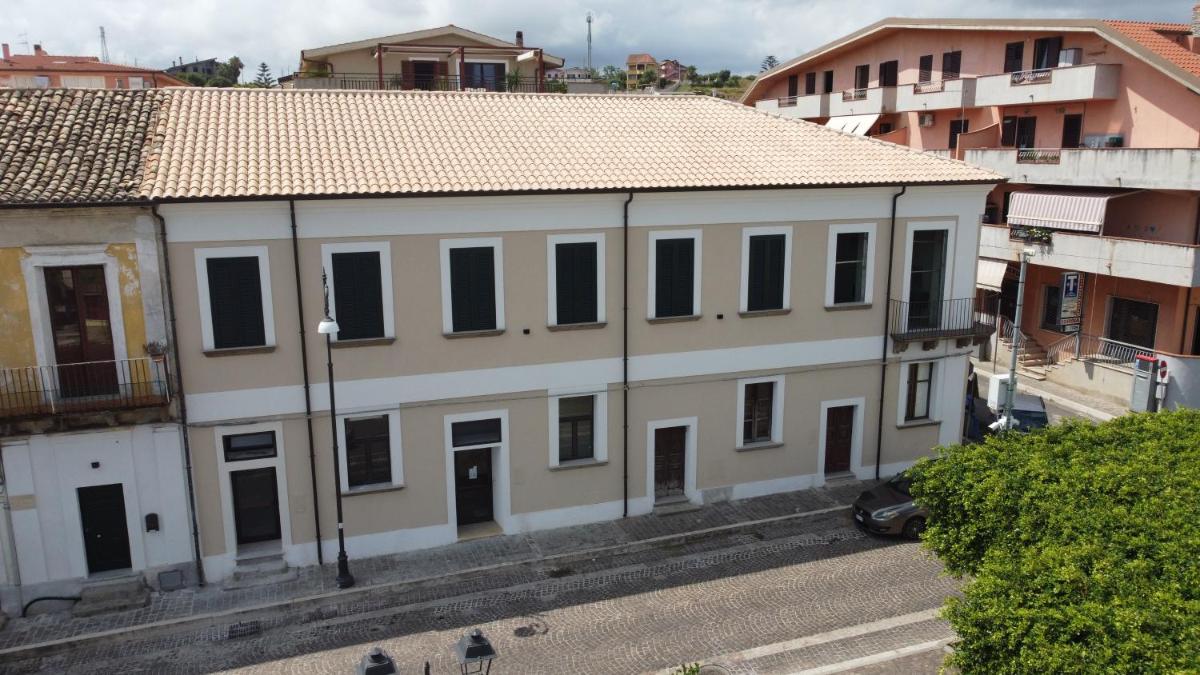Palazzo Satriani Ethic Guest House - Housity