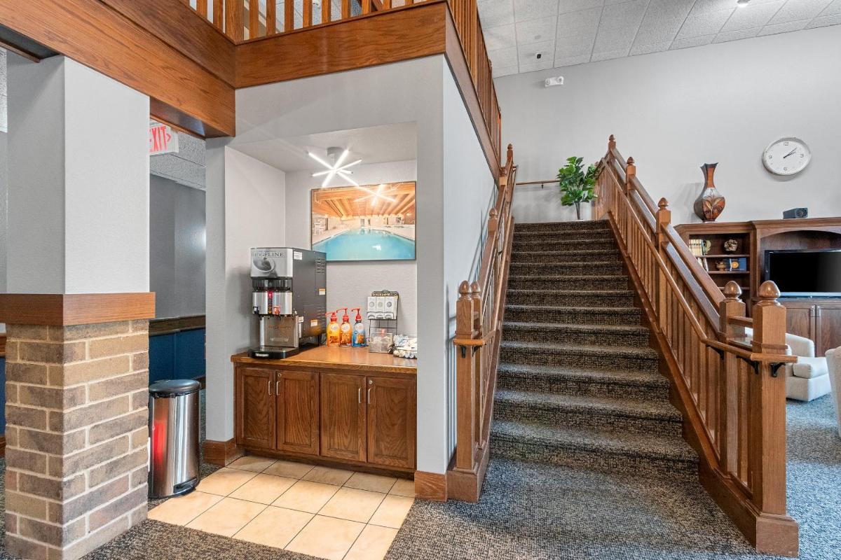 AmericInn by Wyndham Green Bay East - Housity