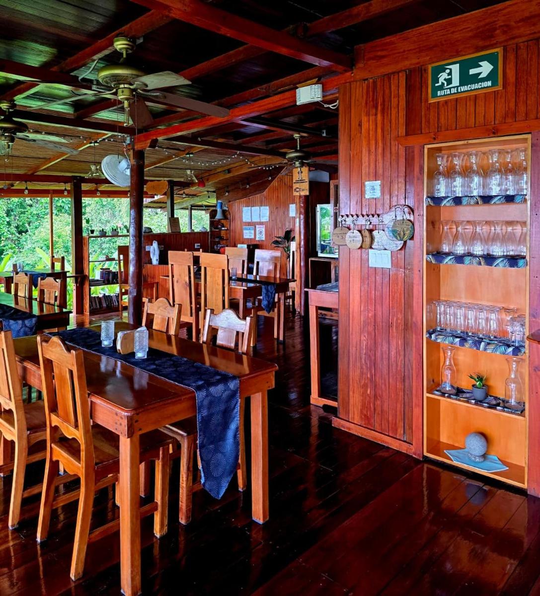 Las Caletas Lodge - Housity