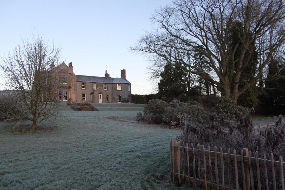 Newton Farmhouse B & B - Housity