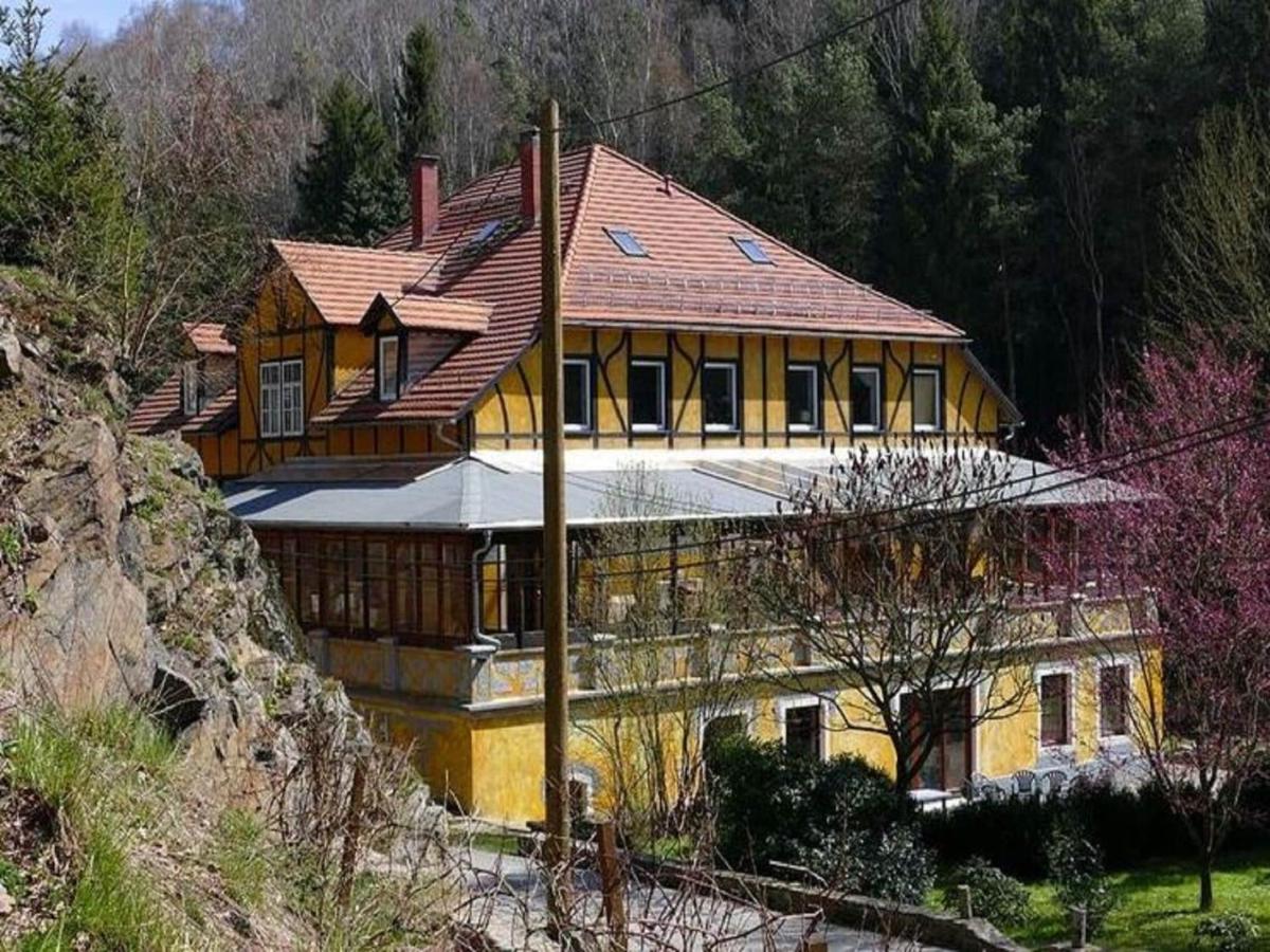 Villa Rotschoenberg im Tal der Freiberger Mulde - Housity