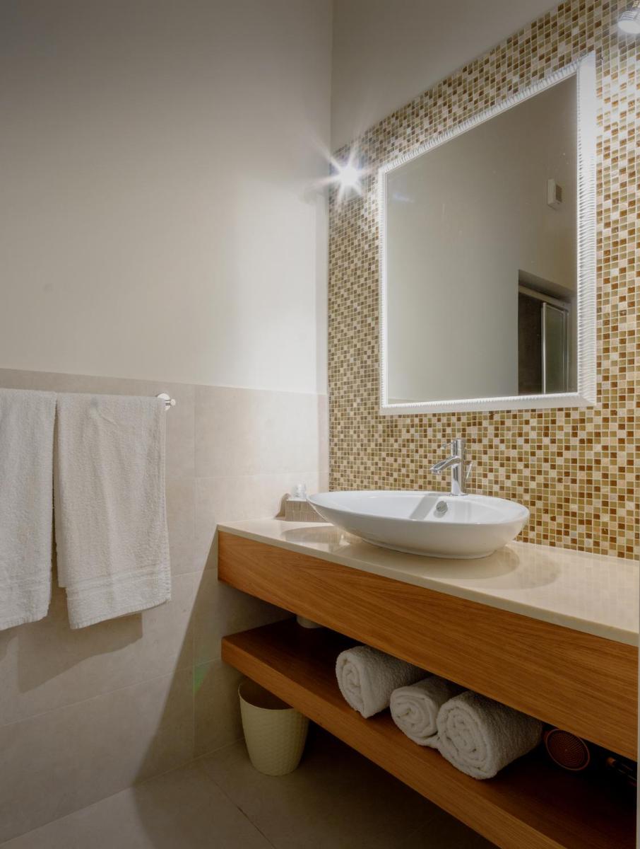 Hotel Moderno - Hizvo