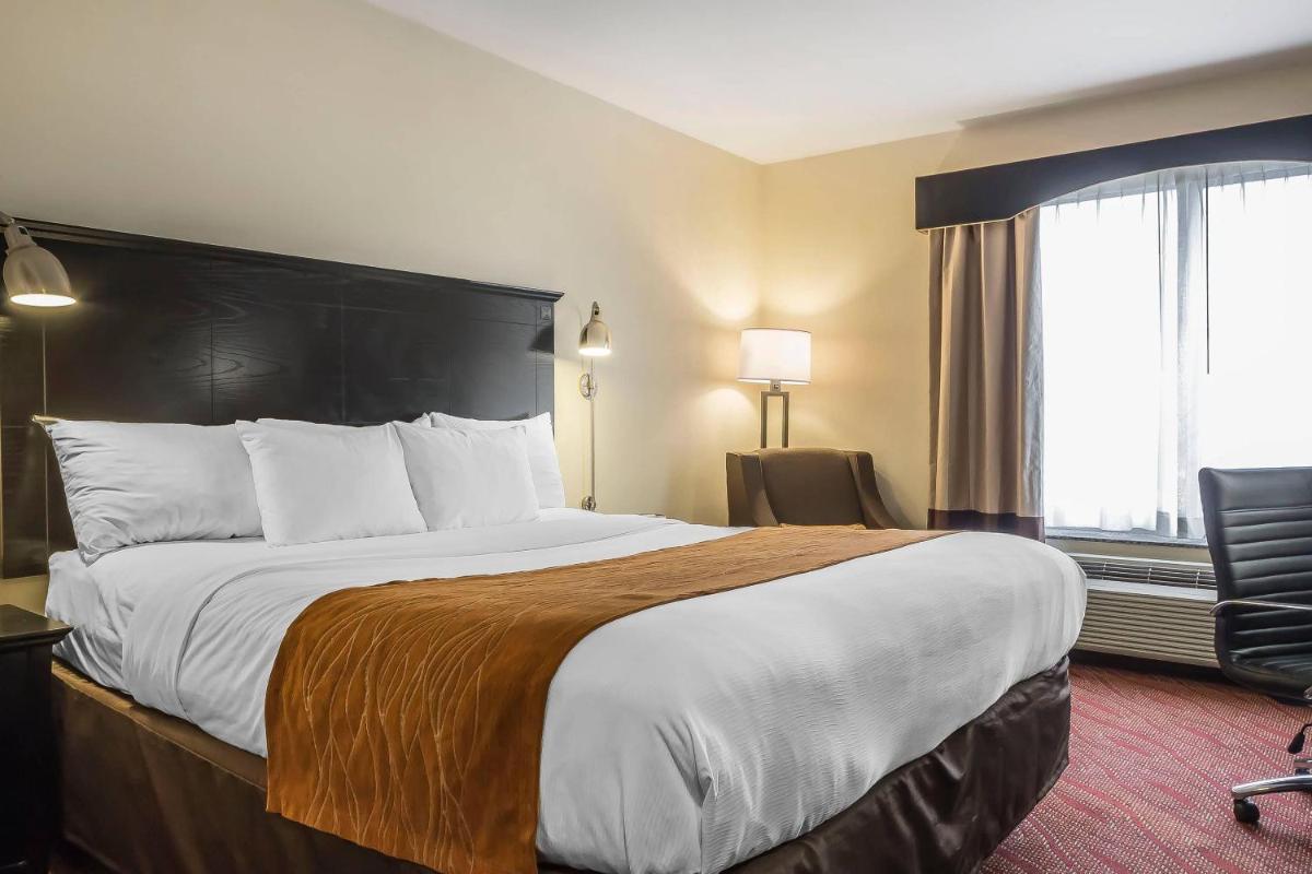 Comfort Inn & Suites LaGuardia Airport - Housity