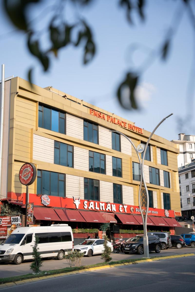 Emsa Palace Hotel - Housity