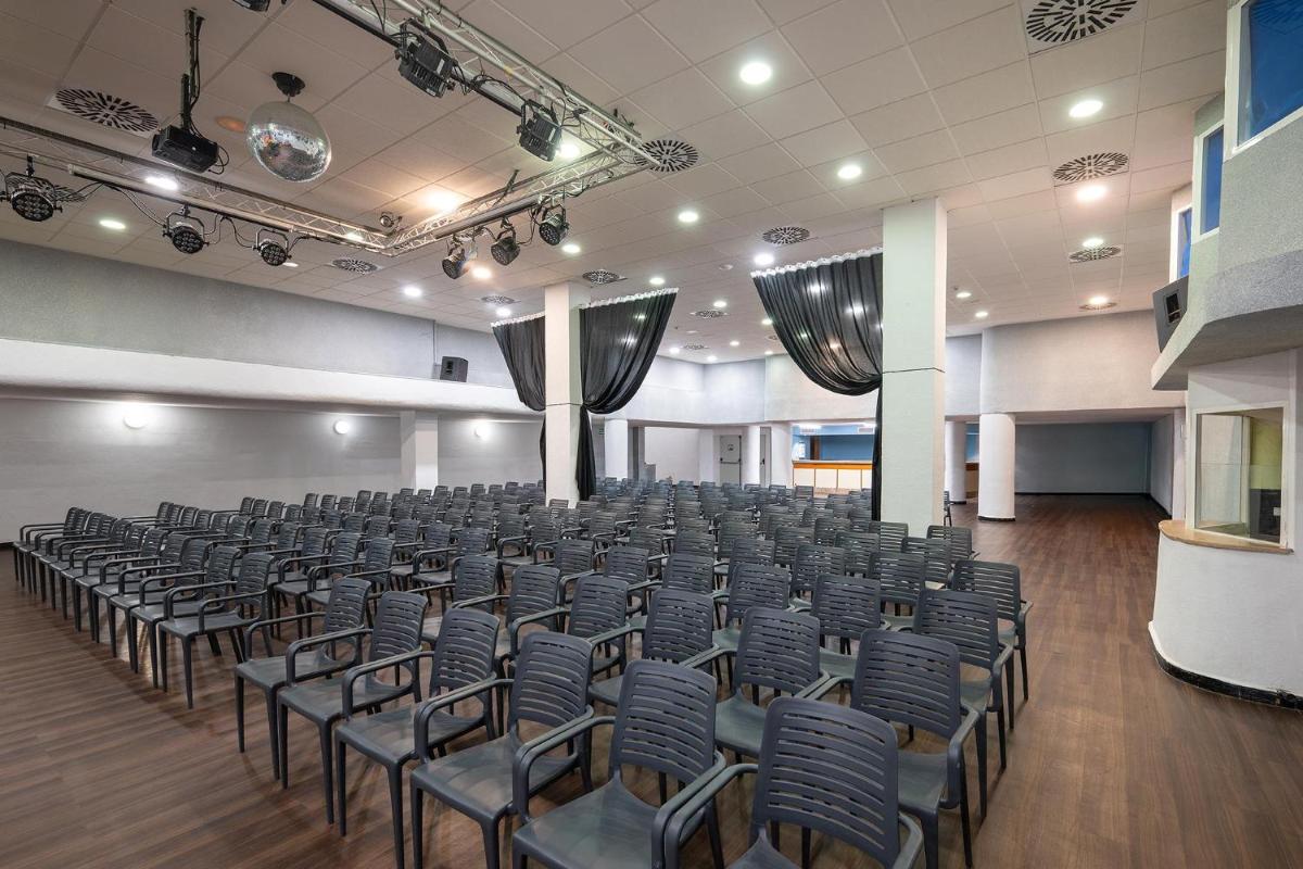 Zona business o sala de conferencias en Hotel Playas de Guardamar