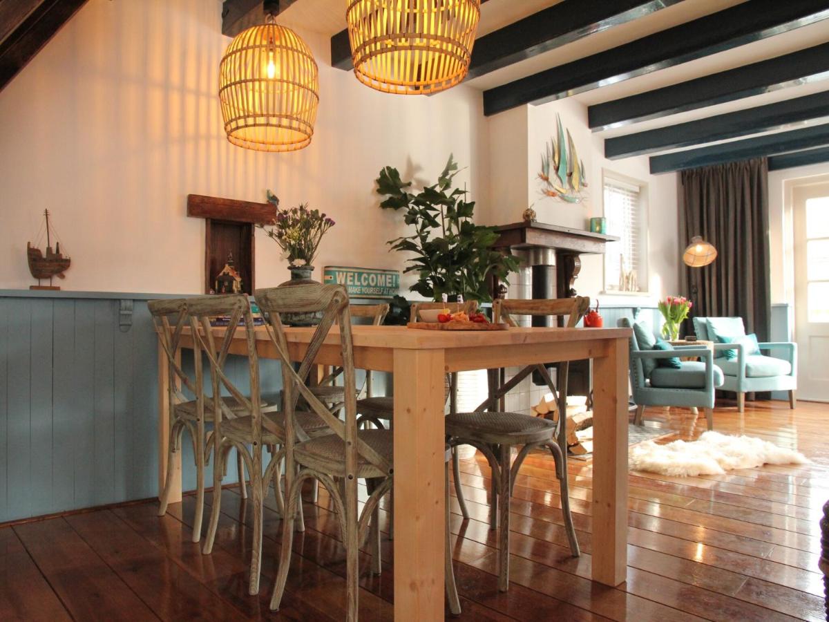 Lovely holiday home in Hindeloopen - Housity