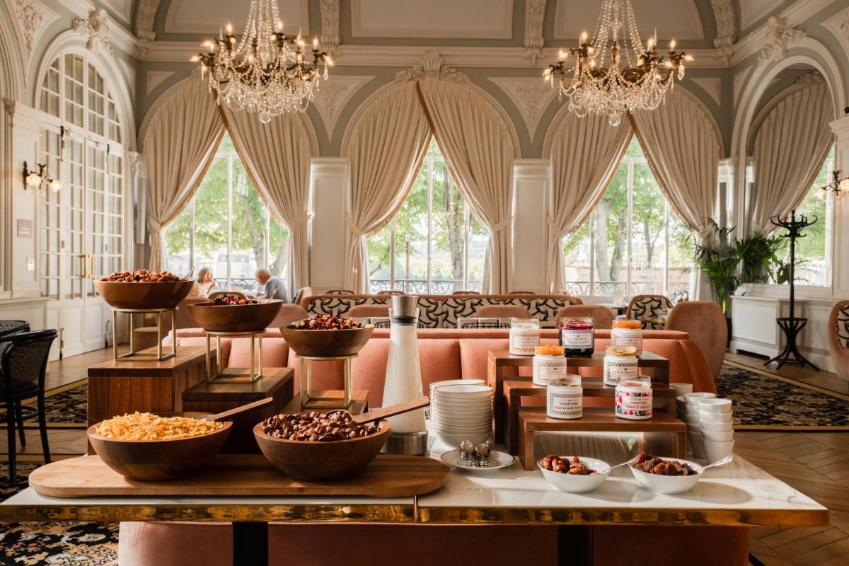 Nourriture dans l'hôtel ou à proximité