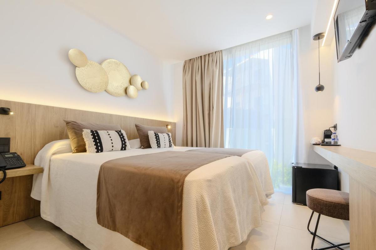 azuLine Hotel M - Housity
