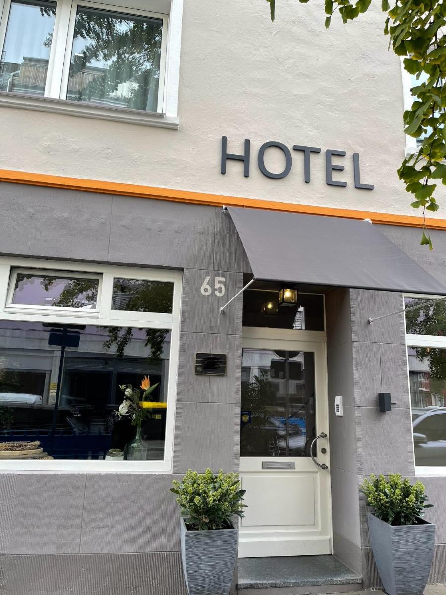 MAX Hotel Düsseldorf Self-Check-in - Housity