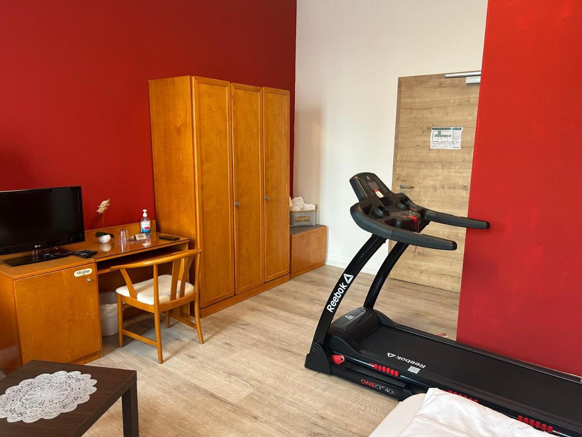 Hotel - Restaurant Zur Linde - Housity