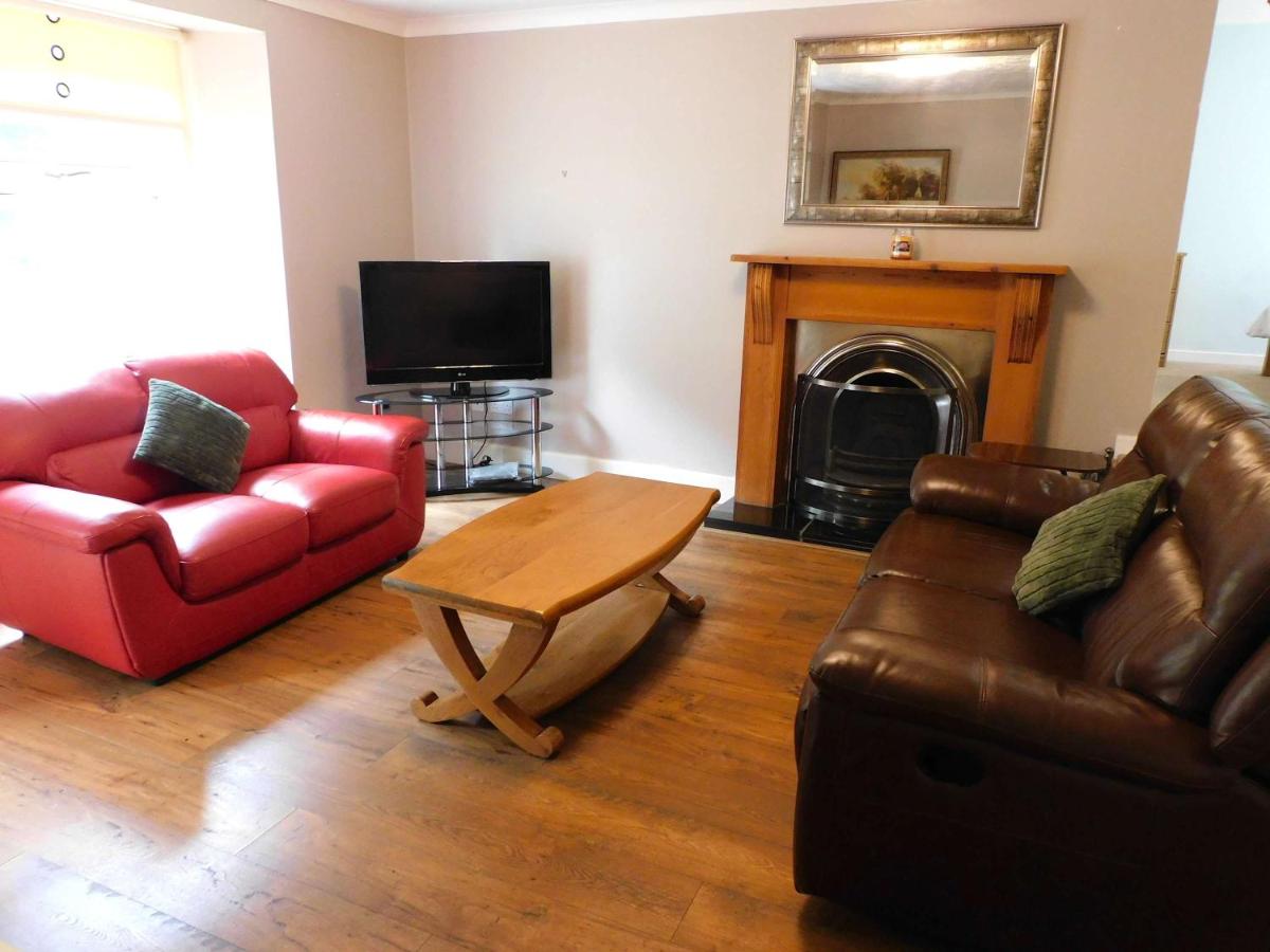 Cosy 2 Bed Apartment in Crossford near Lanark - Housity