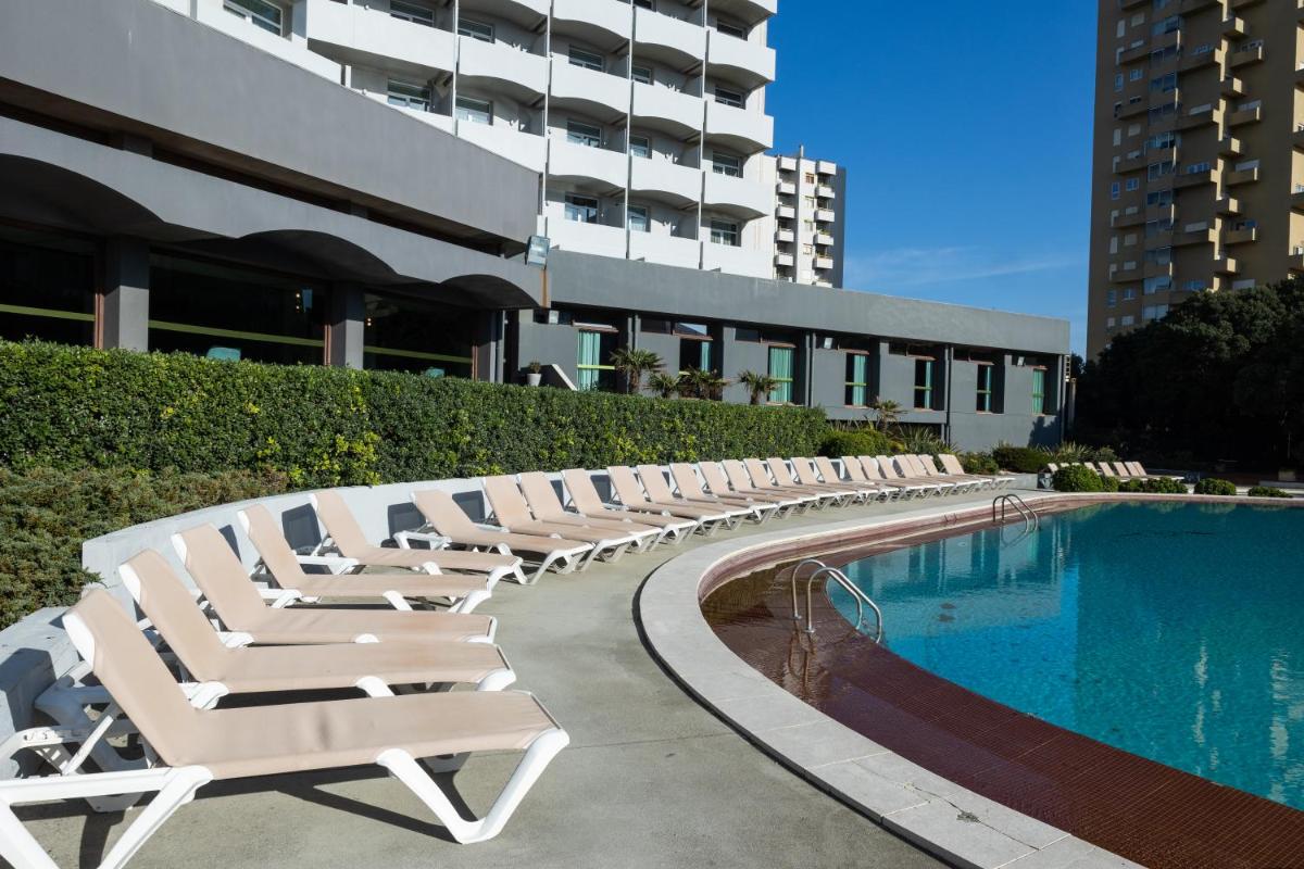 A piscina em ou perto de Axis Vermar Conference & Beach Hotel