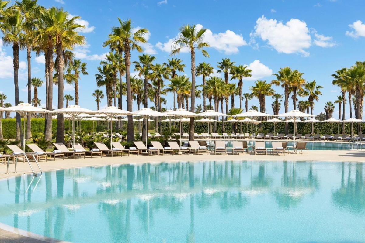 A piscina em ou perto de Algarve Marriott Salgados Golf Resort & Spa