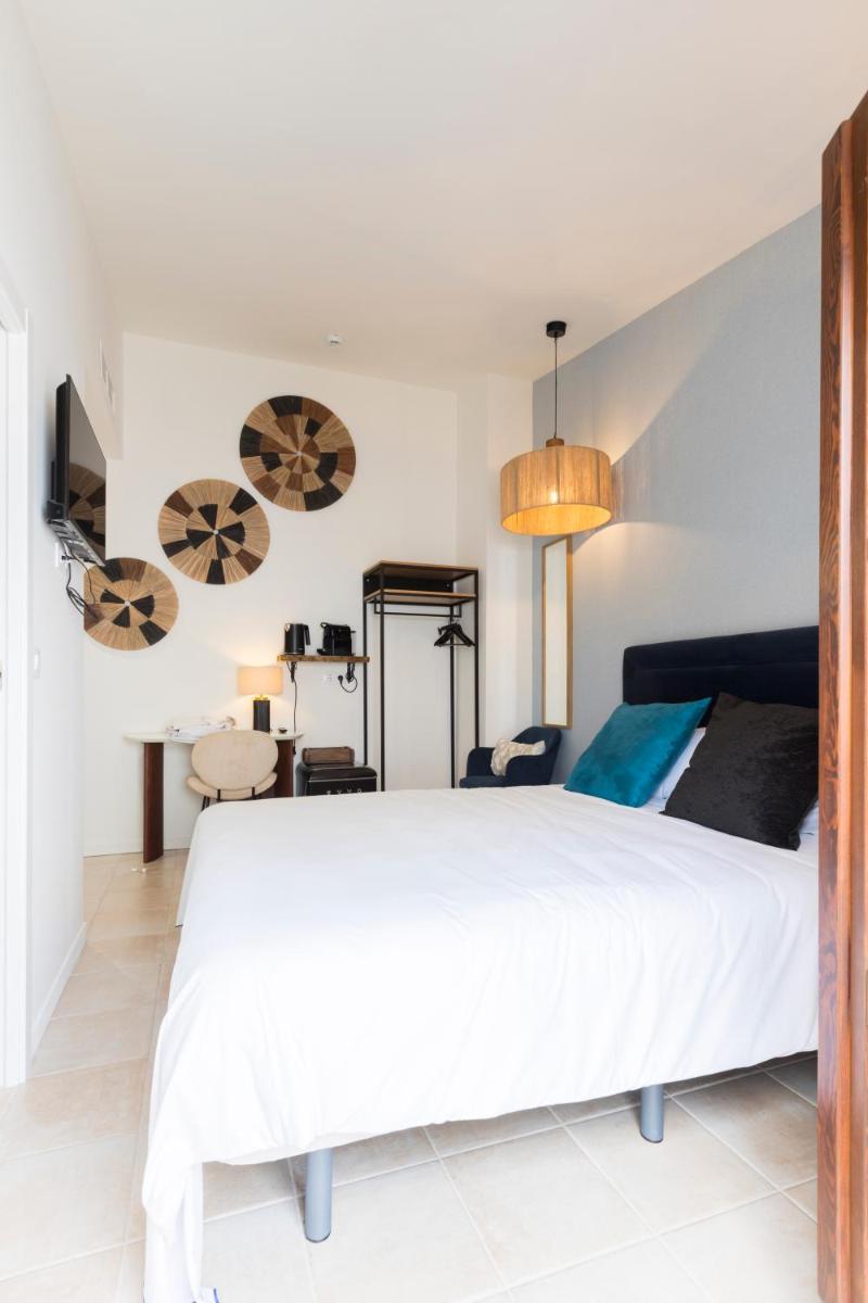 Hotel La Marsellesa - Housity