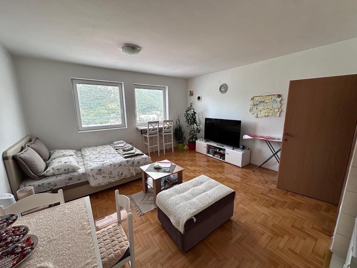 APARTMENT JOVOVIC - Hizvo