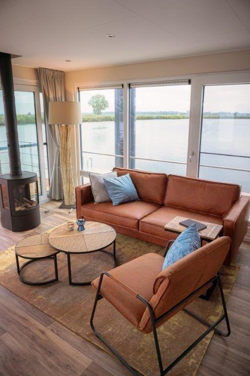Ein Sitzbereich in der Unterkunft Schwimmende Häuser im BALTIC SEA RESORT