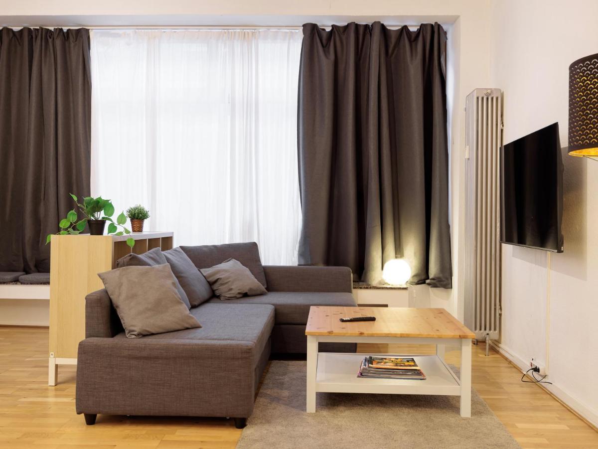FeWocation Apartments - Central - Near Train Station - Housity