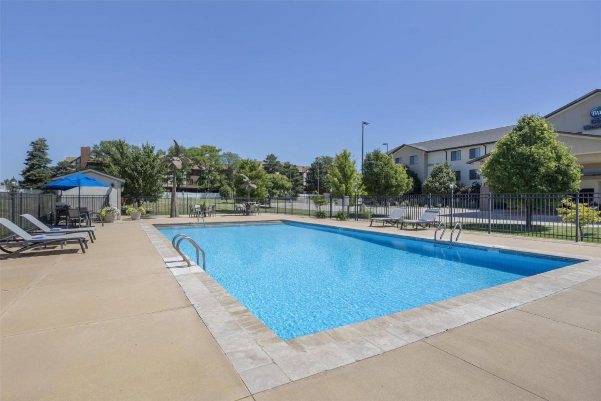Best Western North Edge Inn - Housity