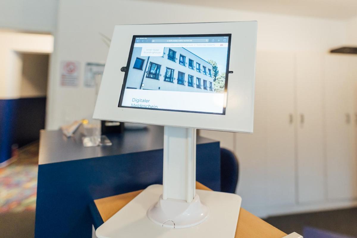MYKY Aparthotel Harburg - Free Parking - Housity
