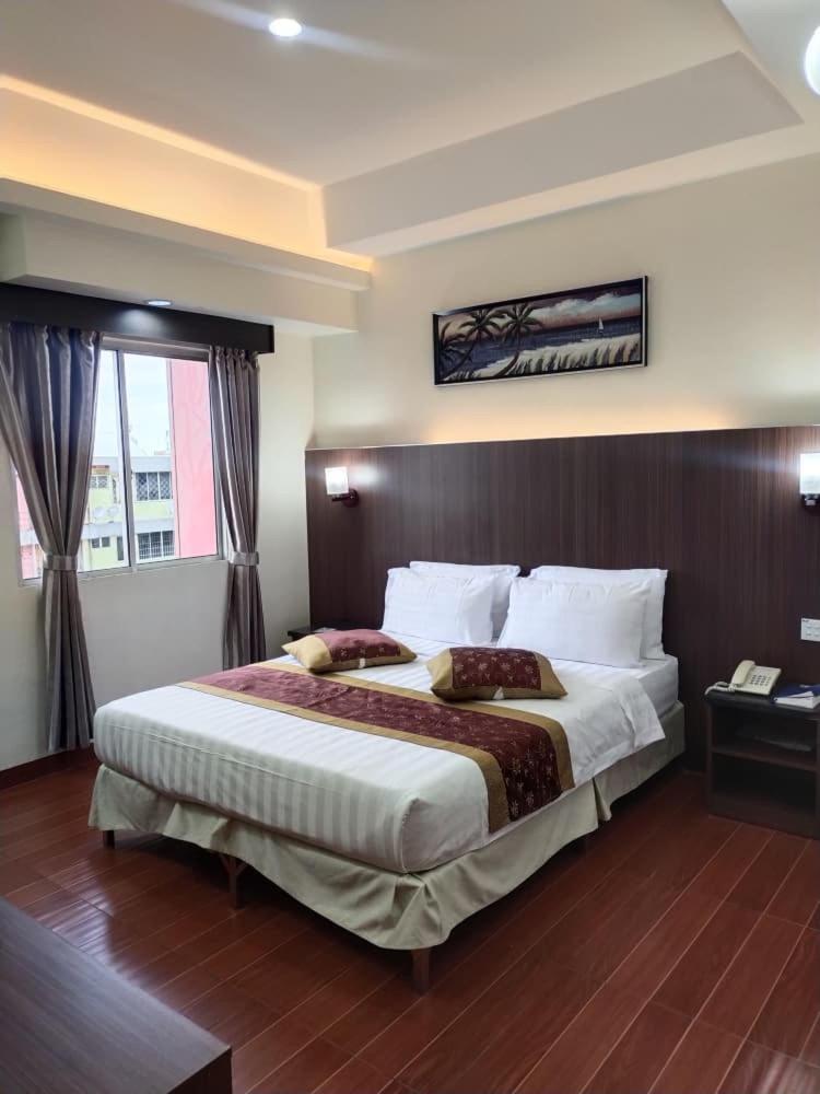 Hotel & Apartment Ambassador 3 - Housity