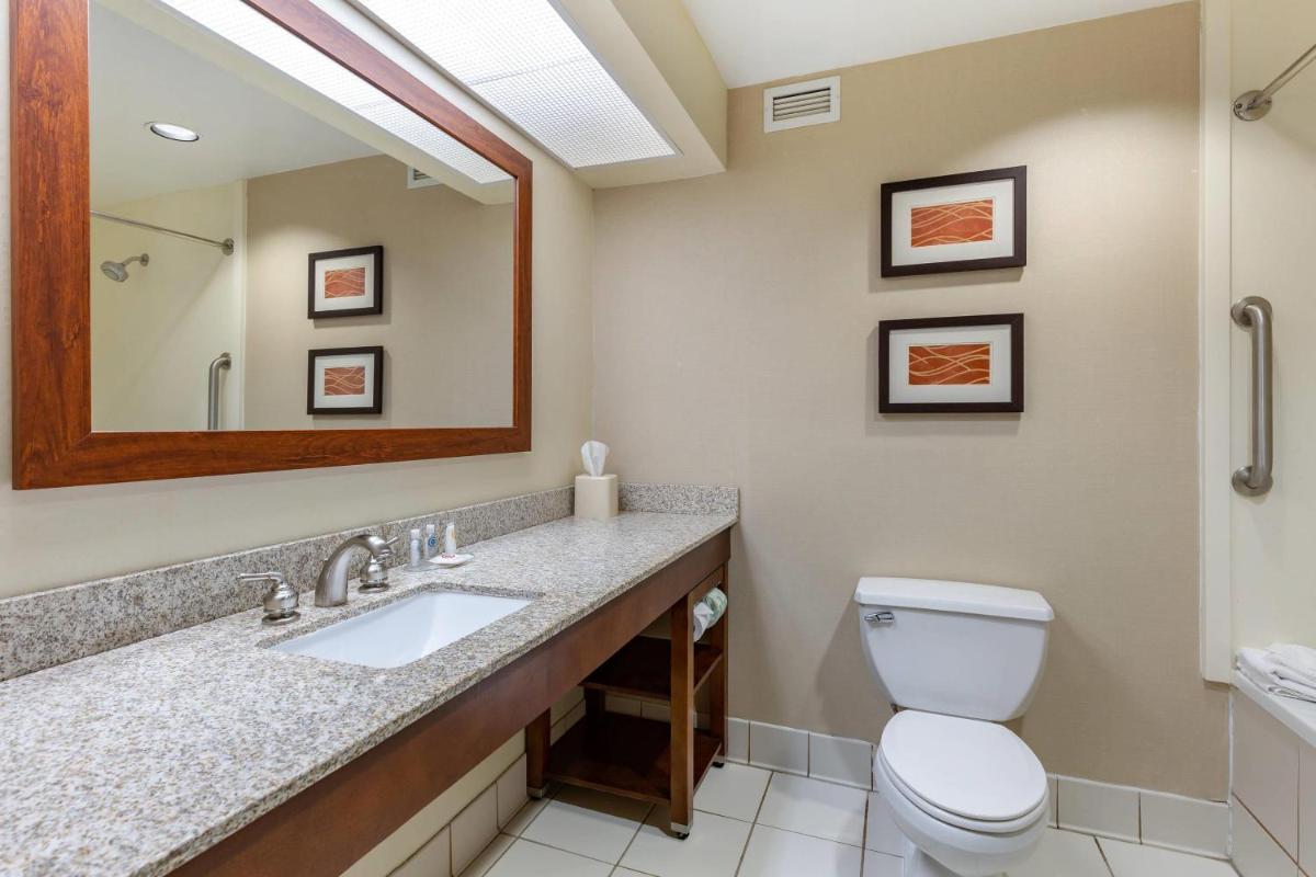 Comfort Inn Aikens Center - Housity
