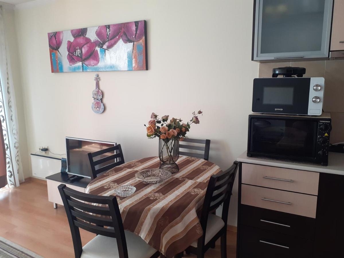 Elza Apartment - Housity