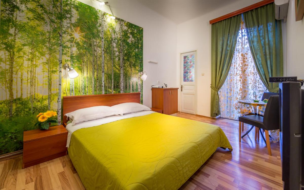 Rooms Center Demetrova - Housity