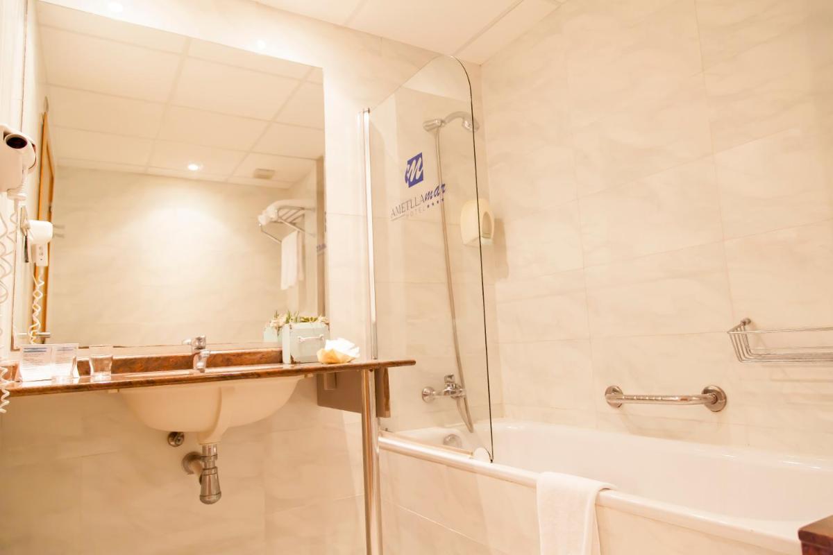 Un baño de RVHotels Ametlla Mar