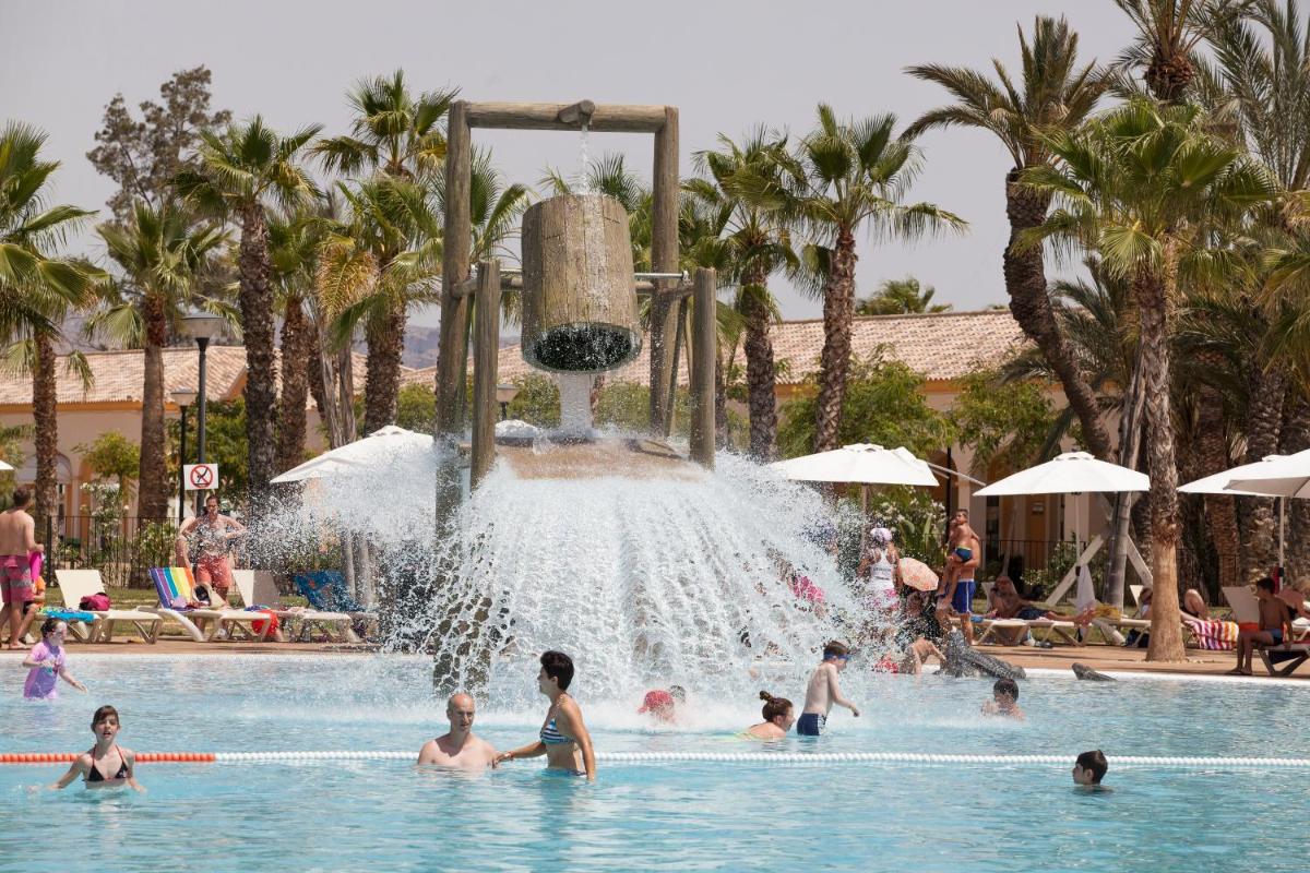 Piscina en o cerca de Alannia Costa Blanca
