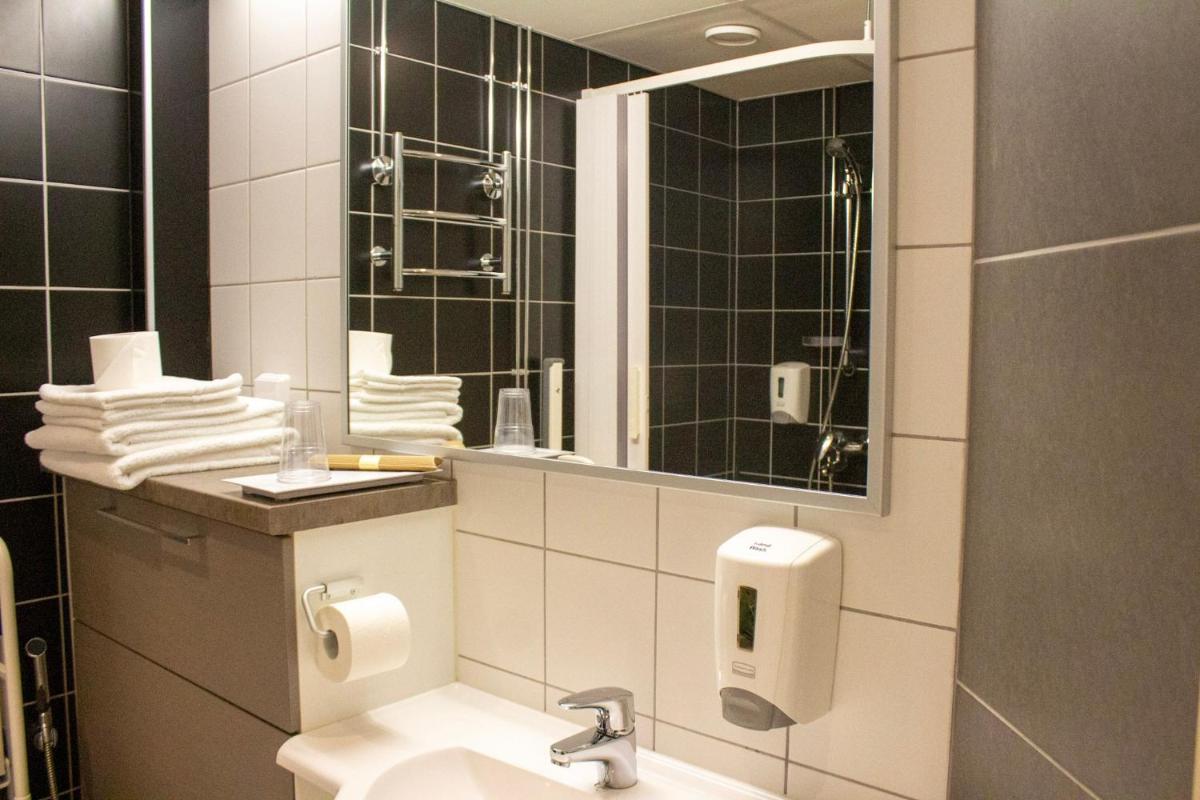Aava Hotel - Housity