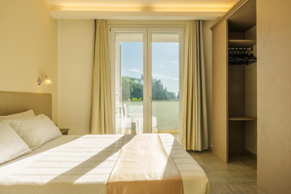 Golden Apartments - Housity