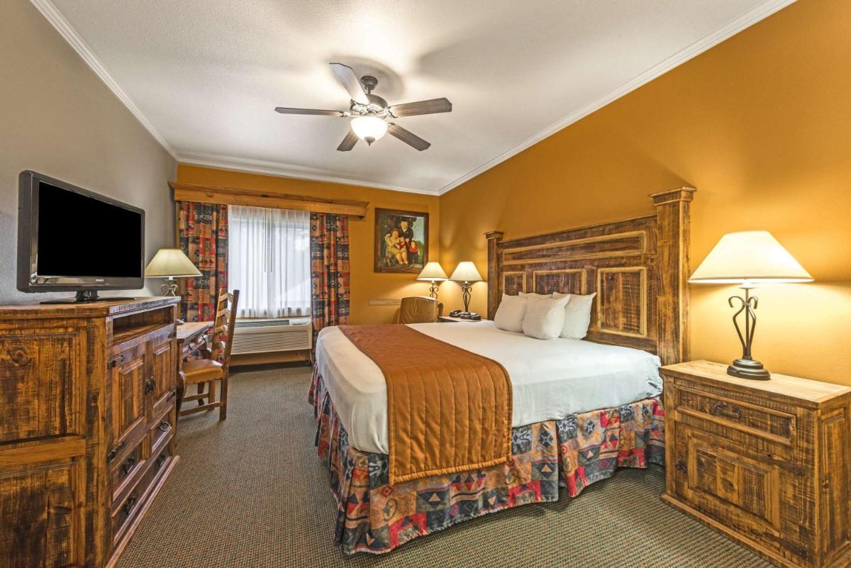 La Hacienda Inn near Alamodome & Riverwalk - Hizvo