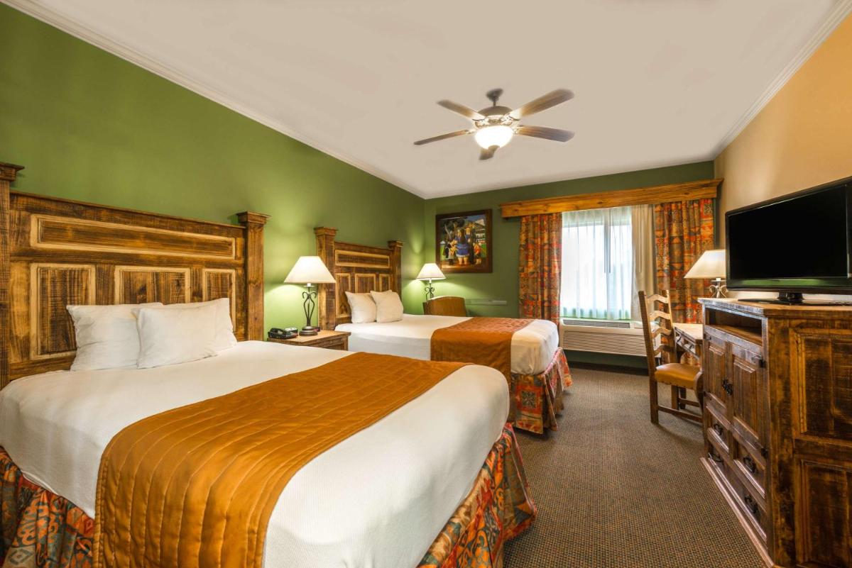 La Hacienda Inn near Alamodome & Riverwalk - Hizvo